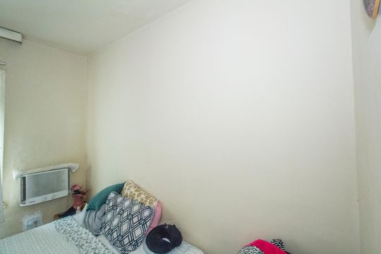 Quarto 1 de casa à venda com 2 quartos, 140m² em Realengo, Rio de Janeiro