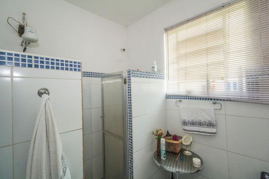 Banheiro de casa à venda com 2 quartos, 140m² em Realengo, Rio de Janeiro