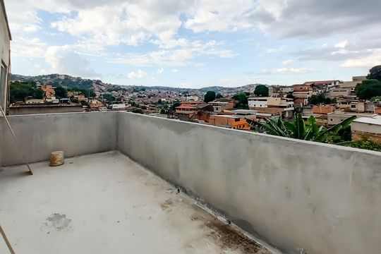 Casa à venda com 6 quartos, 190m² em São Cosme de Baixo (são Benedito), Belo Horizonte