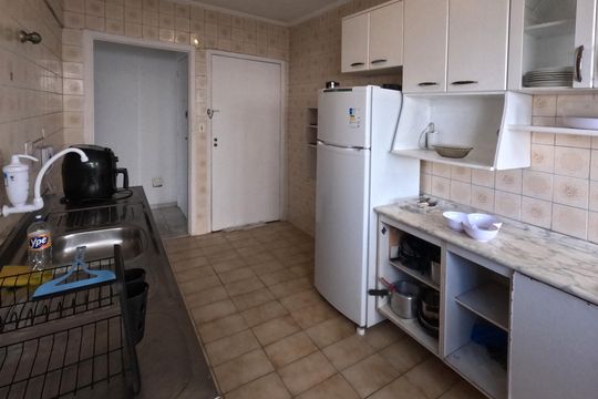 Cozinha de apartamento para alugar com 2 quartos, 96m² em Ponta da Praia, Santos