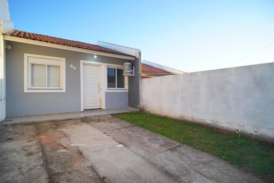 Área externa de casa à venda com 2 quartos, 40m² em São Borja, São Leopoldo