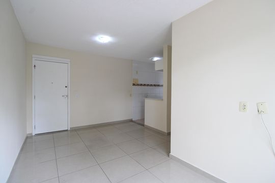 Sala de apartamento para alugar com 2 quartos, 52m² em Taquara, Rio de Janeiro