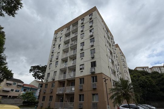 Fachada do bloco de apartamento à venda com 2 quartos, 52m² em Taquara, Rio de Janeiro