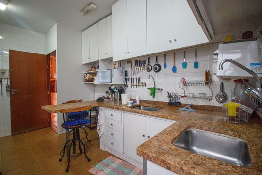 Cozinha de apartamento à venda com 4 quartos, 120m² em Tijuca, Rio de Janeiro