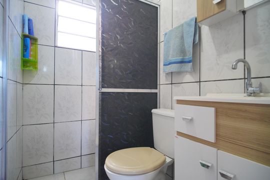 Banheiro de casa à venda com 2 quartos, 60m² em São Miguel, São Leopoldo