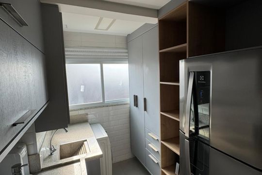 Cozinha de apartamento à venda com 2 quartos, 74m² em Vila Bertioga, São Paulo