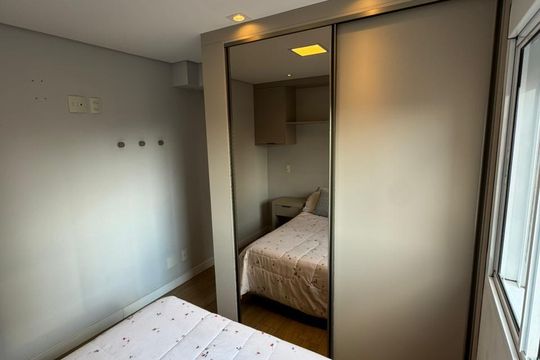 Quarto de apartamento à venda com 2 quartos, 74m² em Vila Bertioga, São Paulo