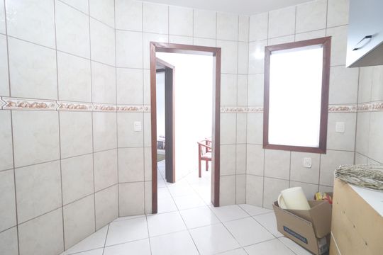 Cozinha da casa dos fundos de casa à venda com 4 quartos, 200m² em Ouro Branco, Novo Hamburgo