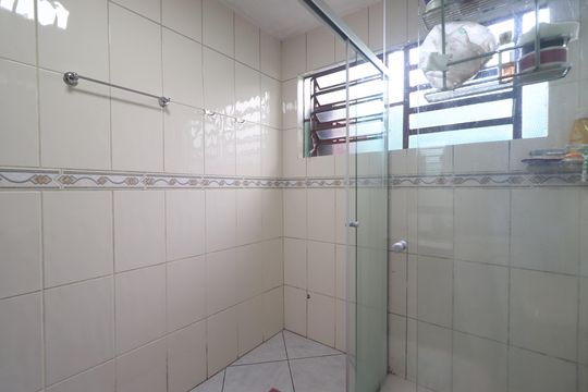 Banheiro da Suíte de casa à venda com 4 quartos, 200m² em Ouro Branco, Novo Hamburgo