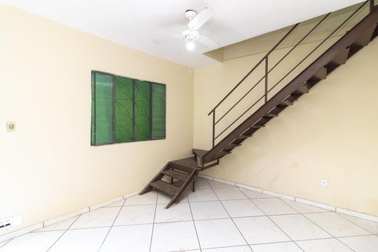 Sala de casa à venda com 2 quartos, 70m² em Realengo, Rio de Janeiro