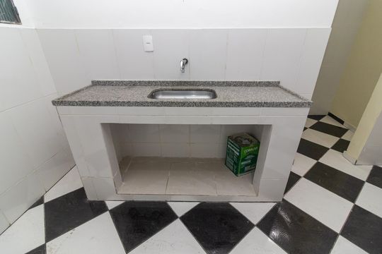 Cozinha de casa à venda com 2 quartos, 70m² em Realengo, Rio de Janeiro