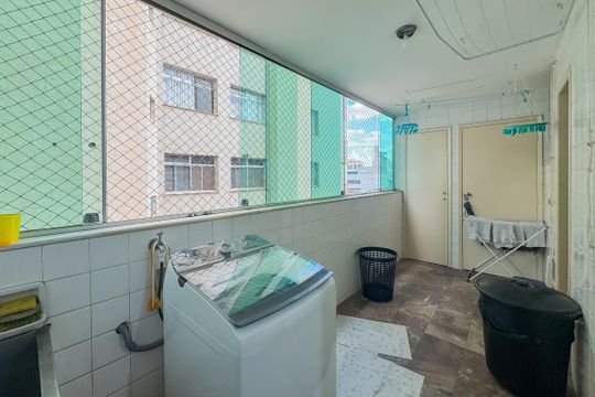 Apartamento para alugar com 4 quartos, 145m² em Funcionários, Belo Horizonte