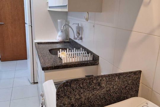 Cozinha de apartamento para alugar com 1 quarto, 51m² em Caminho das Árvores, Salvador
