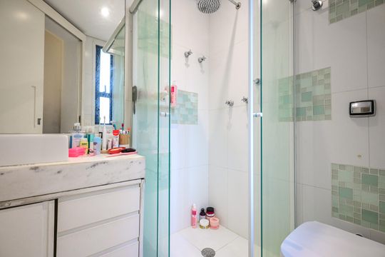 Banheiro Suíte 2 de apartamento à venda com 4 quartos, 246m² em Real Parque, São Paulo