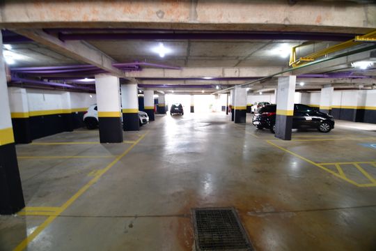 Garagem de apartamento à venda com 2 quartos, 75m² em Jardim Chapadão, Campinas