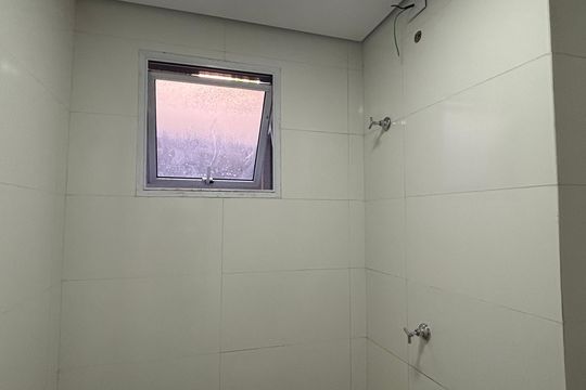 Banheiro de apartamento para alugar com 1 quarto, 37m² em Vila Monte Alegre, São Paulo