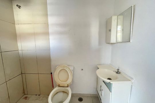 Banheiro de casa para alugar com 1 quarto, 30m² em Jaguaré, São Paulo
