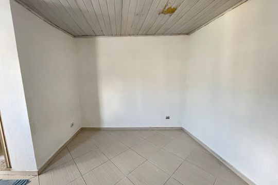 Sala/Quarto de casa para alugar com 1 quarto, 30m² em Jaguaré, São Paulo