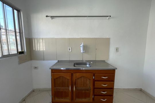 Cozinha de casa para alugar com 1 quarto, 30m² em Jaguaré, São Paulo