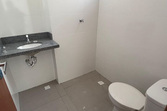 Banheiro de apartamento para alugar com 1 quarto, 38m² em Vila Monte Alegre, São Paulo