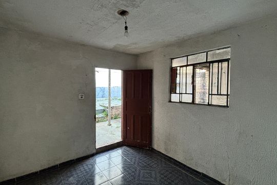 Quintal - Quarto de Apoio de casa para alugar com 3 quartos, 260m² em Vila Alto de Santo Andre, Santo André