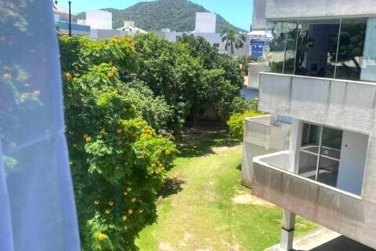 Vista da sacada de apartamento para alugar com 2 quartos, 72m² em Ingleses do Rio Vermelho, Florianópolis