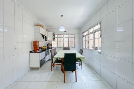 Cozinha de casa à venda com 5 quartos, 135m² em Remédios, Osasco