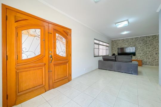 Casa à venda com 5 quartos, 135m² em Remédios, Osasco
