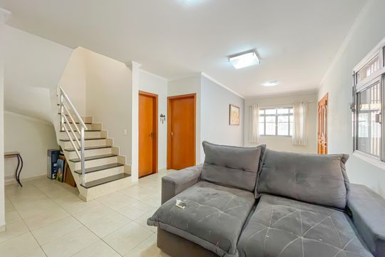 Sala de casa à venda com 5 quartos, 135m² em Remédios, Osasco