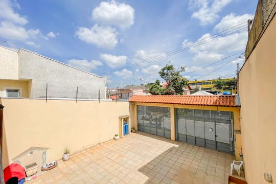 Vista de casa à venda com 5 quartos, 135m² em Remédios, Osasco