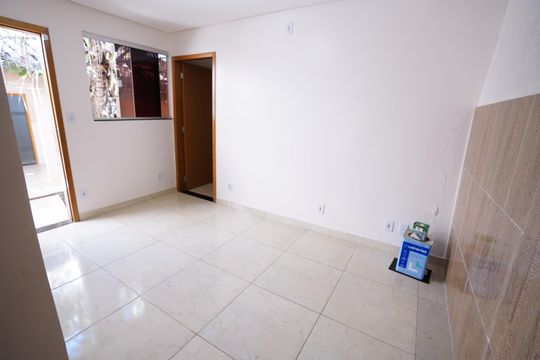 Casa à venda com 4 quartos, 290m² em Jardim América, Goiânia