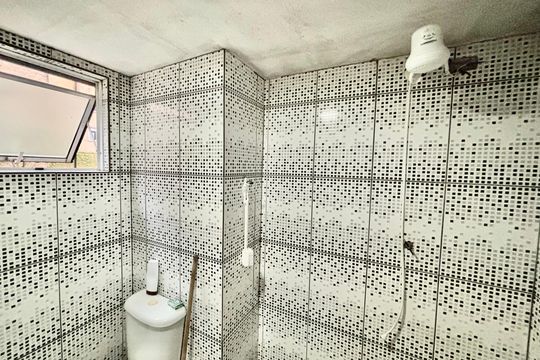 Banheiro de apartamento à venda com 2 quartos, 52m² em Jardim Maringa, São Paulo