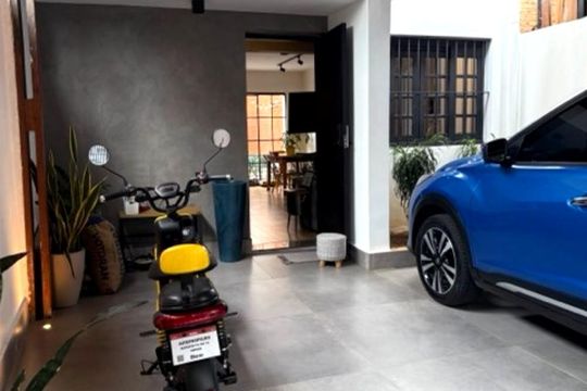 Garagem de casa à venda com 2 quartos, 155m² em Campo Belo, São Paulo