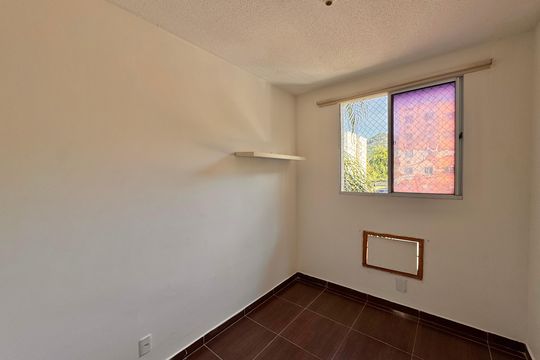Quarto 2 de apartamento para alugar com 2 quartos, 55m² em Vargem Pequena, Rio de Janeiro
