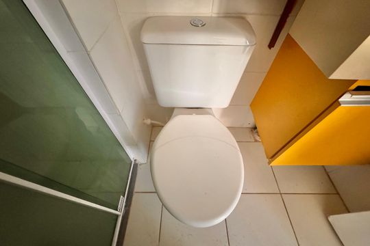 Banheiro Social de apartamento para alugar com 2 quartos, 55m² em Vargem Pequena, Rio de Janeiro