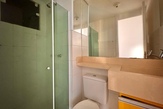 Banheiro Social de apartamento para alugar com 2 quartos, 55m² em Vargem Pequena, Rio de Janeiro