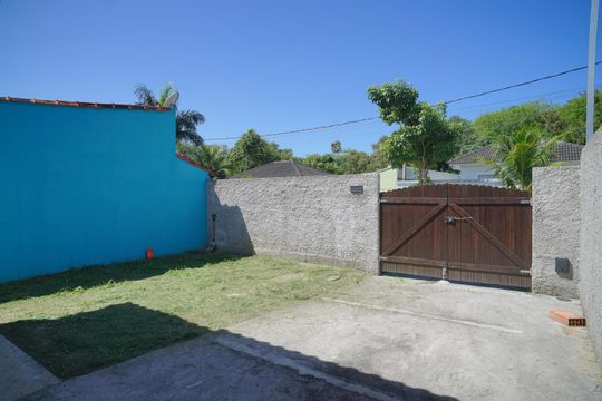 Garagem de casa para alugar com 2 quartos, 50m² em Inoã, Maricá
