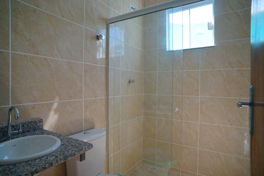 Banheiro de casa para alugar com 2 quartos, 50m² em Inoã, Maricá