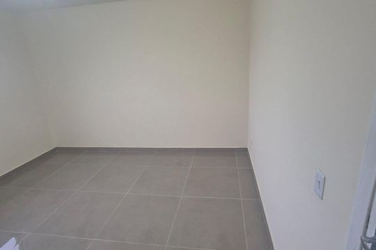 Casa à venda com 2 quartos, 131m² em Vila Maricy, Guarulhos