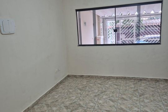 Casa à venda com 2 quartos, 131m² em Vila Maricy, Guarulhos