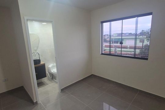 Casa à venda com 2 quartos, 131m² em Vila Maricy, Guarulhos