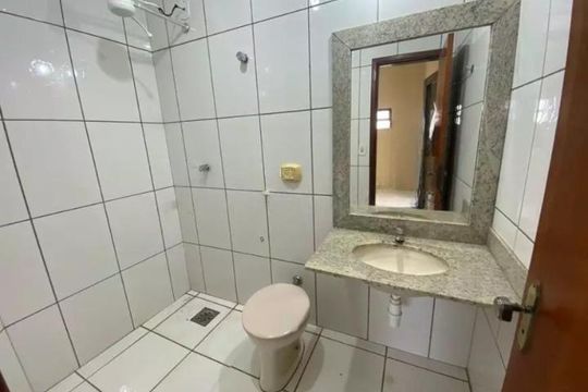 Banheiro de casa para alugar com 3 quartos, 270m² em Cidade Jardim, Uberlândia