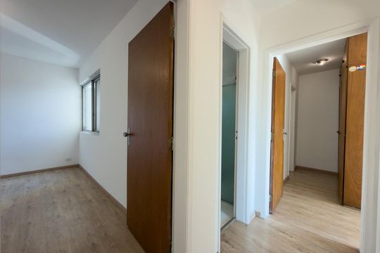 Corredor de apartamento para alugar com 3 quartos, 100m² em Pinheiros, São Paulo