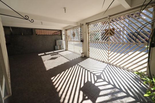 Garagem de casa para alugar com 3 quartos, 280m² em Jardim D’abril, Osasco