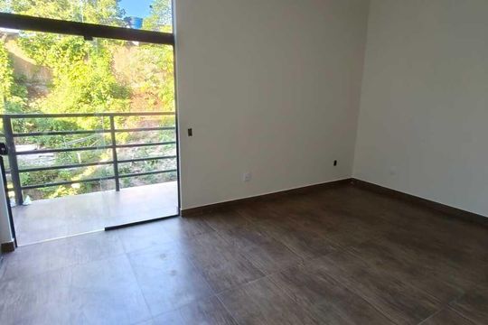 Sala de casa de condomínio para alugar com 4 quartos, 230m² em Rio Tavares Central, Florianópolis