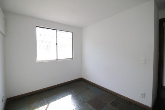 Quarto 2 de apartamento para alugar com 3 quartos, 55m² em Taquara, Rio de Janeiro