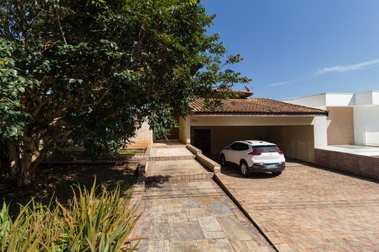 Fachada de casa para alugar com 3 quartos, 450m² em Nova Fazendinha, Carapicuíba