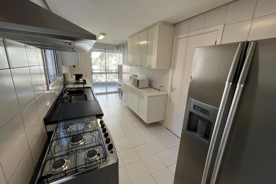 Cozinha de apartamento à venda com 4 quartos, 170m² em Vila Andrade, São Paulo