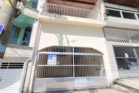 Fachada de casa à venda com 2 quartos, 199m² em Cidade das Flores, Osasco