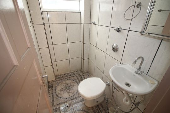 Banheiro de apartamento para alugar com 2 quartos, 60m² em Bairro da Glória, Contagem